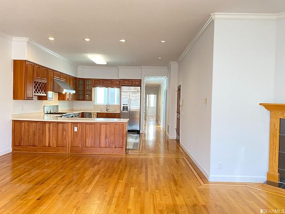 3rd image of 2410 Clement St