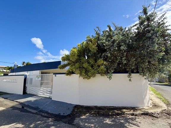 3rd image of 79 Calle Jaime Blvd #79
