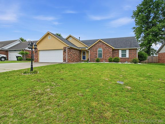 2nd image of 309 Heritage Dr
