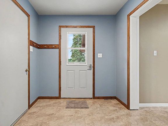 5th image of 1294 Dale Rd