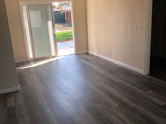 5th image of 1424 E Sussex Way