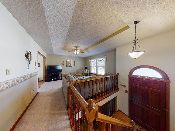 3rd image of 2127 NE Belvoir St