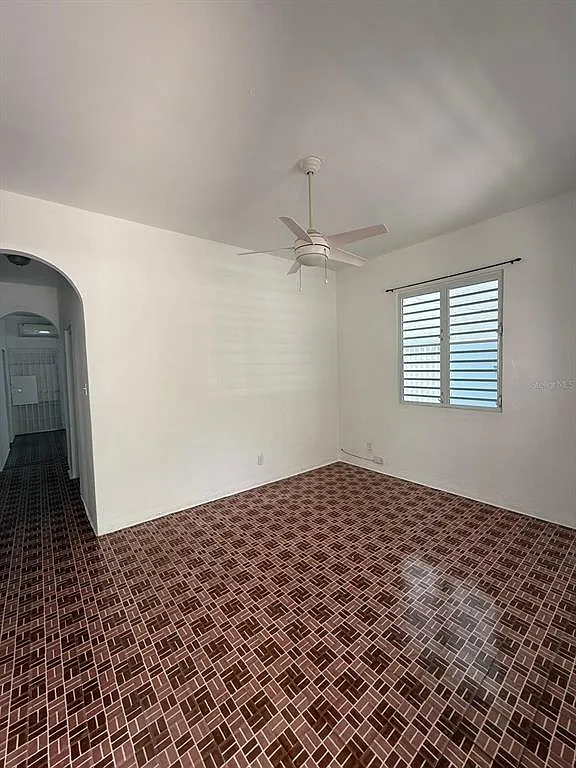 3 bed, 1.0 bath, 1150 sqft, $2,100 — Photo 4