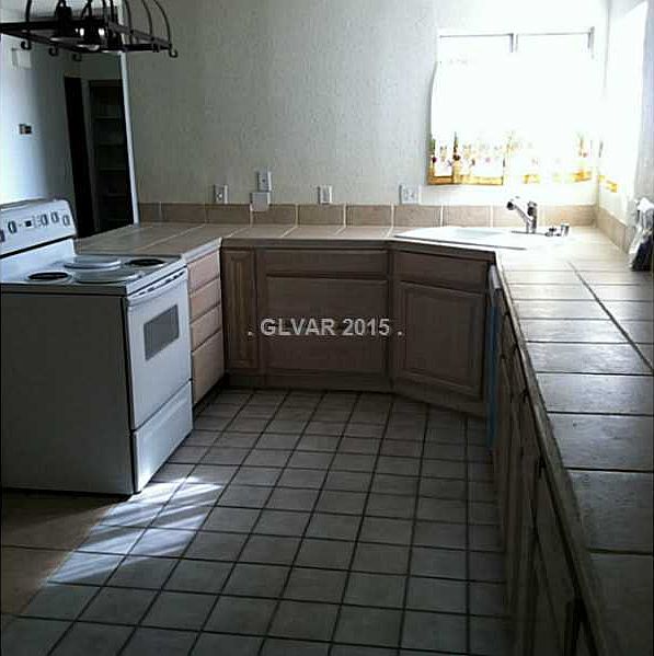 2nd image of 3504 Rugby Cir