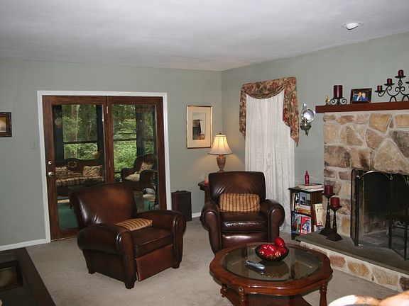 3rd image of 89 W Indian Springs Dr