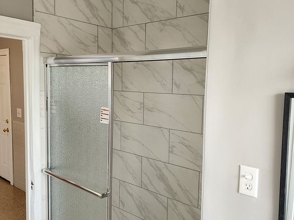 2nd image of 706 Prairie Ave Floor 1