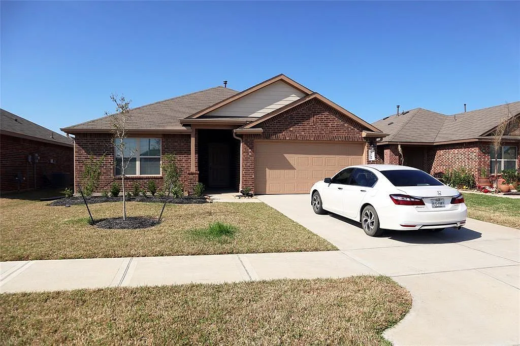 3 bed, 2.0 bath, 1701 sqft, $1,975 — Photo 1