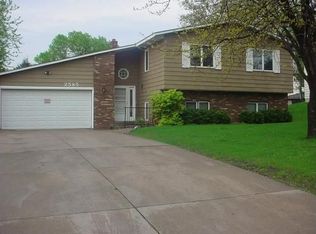 2585 Burke Ave E, North Saint Paul, MN 55109