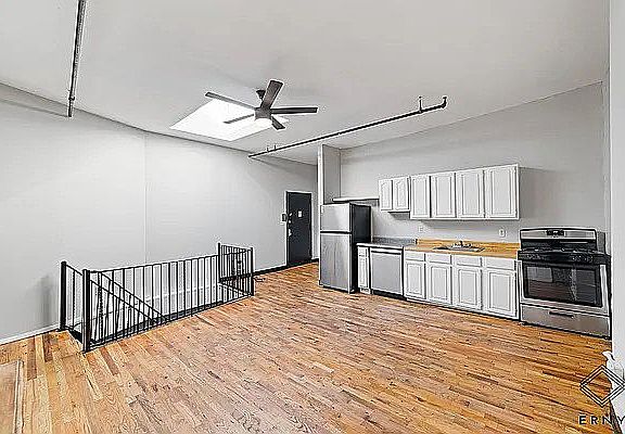 3rd image of 1131 Myrtle Ave #206