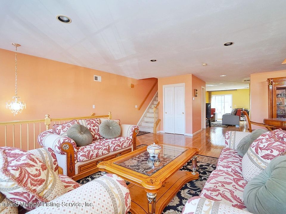 15 Daniella Ct Staten Island, NY, 10314 Apartments for Rent Zillow