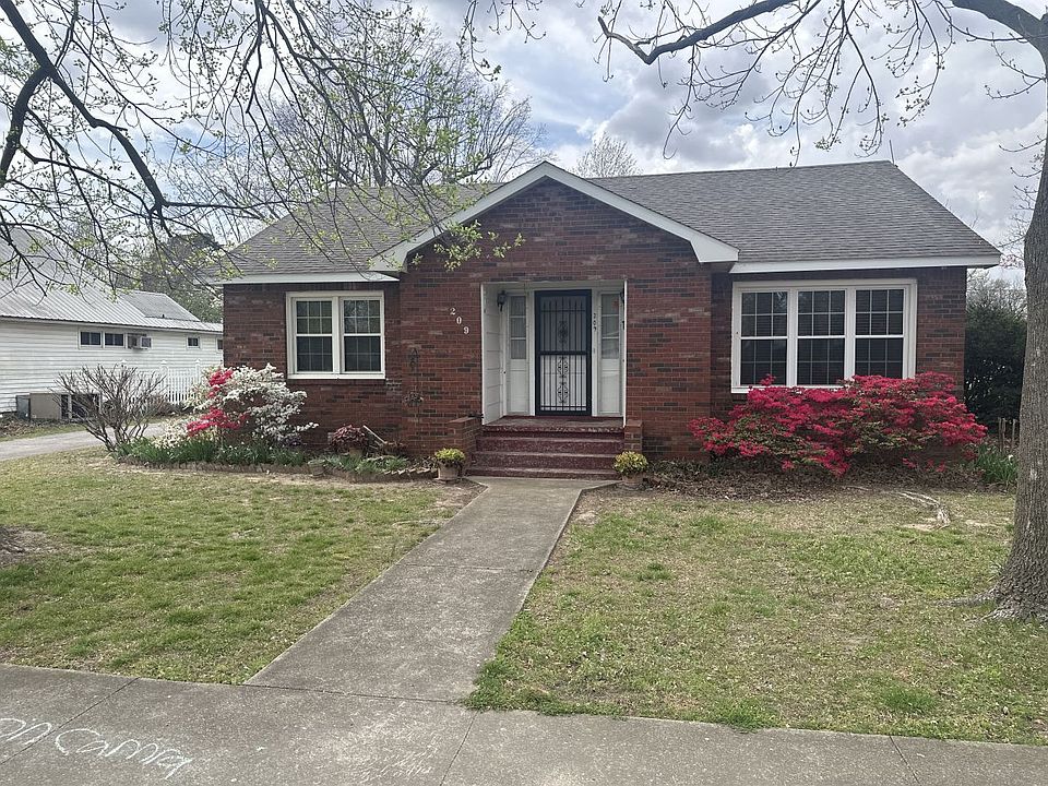 1st image of 209 Williams St