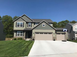 519 Highlander Dr NE, Rockford, MI 49341