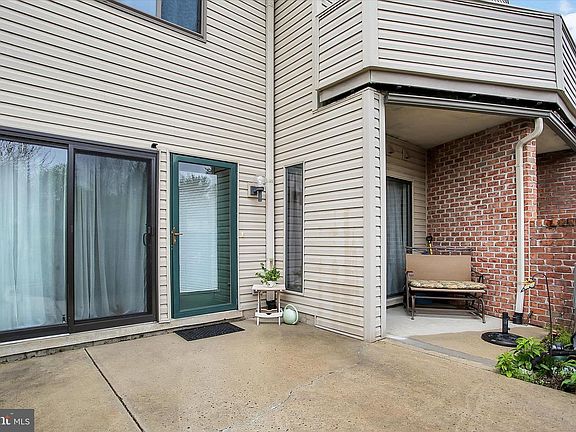 2nd image of 505 Cherrington Dr