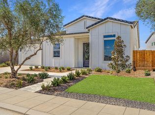 856 Traverse Dr S, Madera, CA 93636