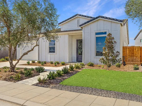 856 Traverse Dr S, Madera, CA 93636