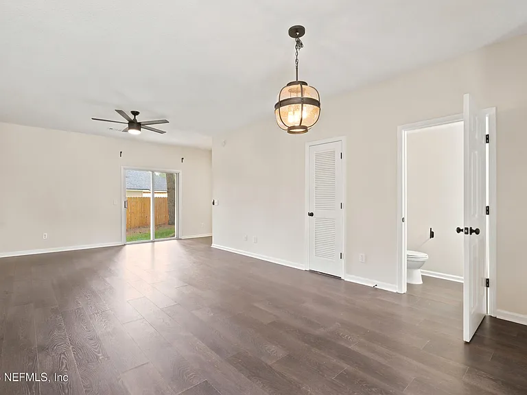 577 Scrub Jay Dr — Photo 5