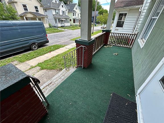 4th image of 63 Roycroft Dr
