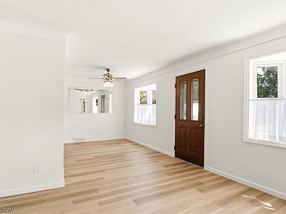 4th image of 5572 Porter Rd