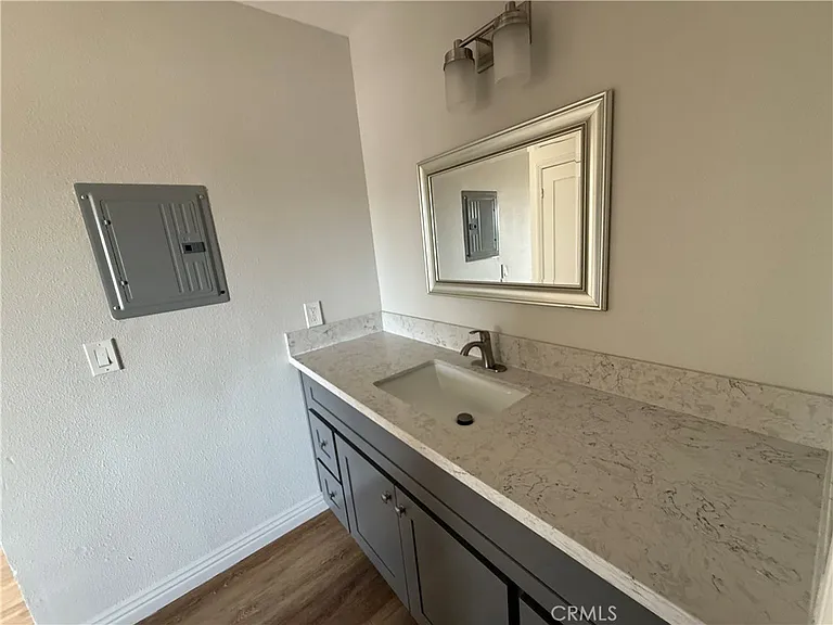 400 N Hobart Blvd #304 — Photo 12