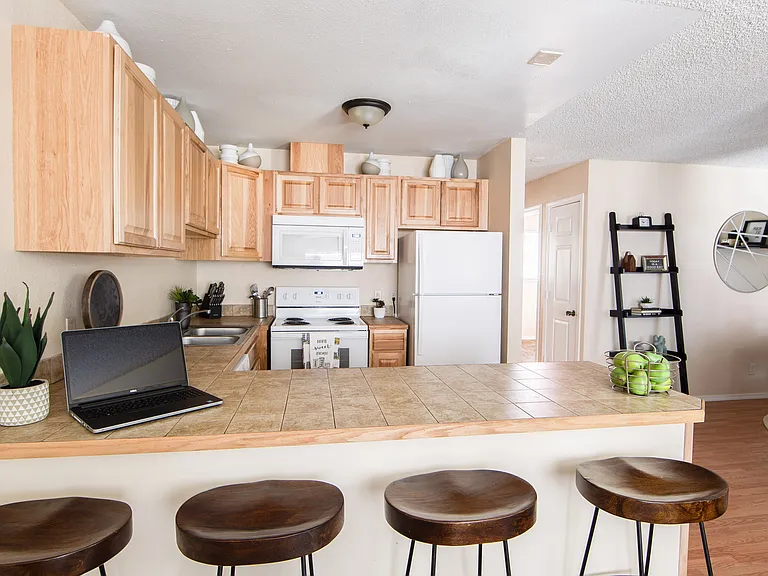 Evergreen Garden Apartments — Photo 17