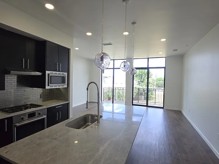 4820 Caroline St #304 — Photo 10