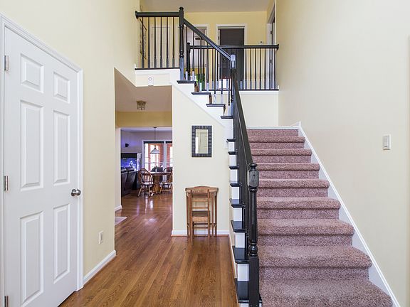 4th image of 3821 Barnard Dr