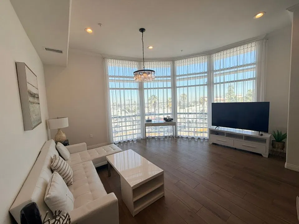 1598 Long Beach Blvd #410