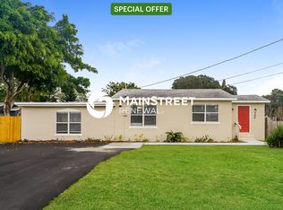 700 Suncrest Dr, Nokomis, FL 34275
