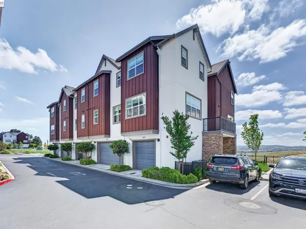 3986 Pino Grande Rd, Dublin, CA 94568