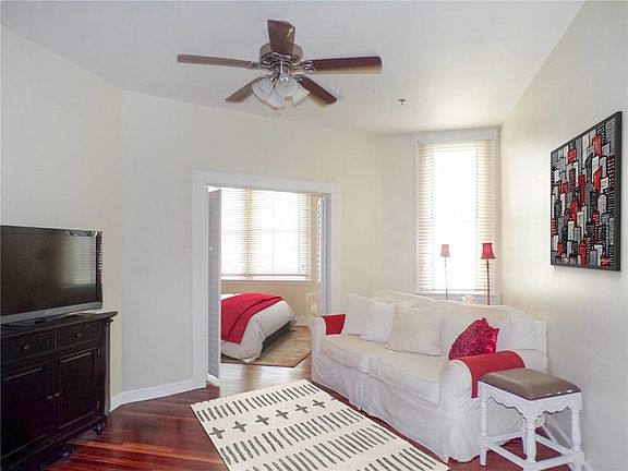 3rd image of 1224 Saint Charles Ave APT 320