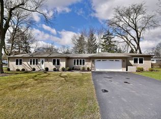 7118 High Rd, Darien, IL 60561