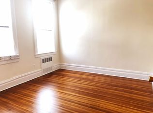 25-77 41st St #2R, Astoria, NY 11103