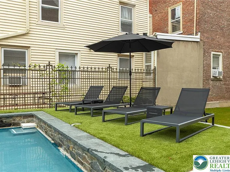 214 Spring Garden St #2B — Photo 36