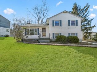 2 Knox Dr, New Windsor, NY 12553