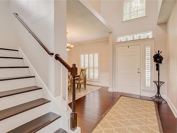 5th image of 716 Gentry Dr