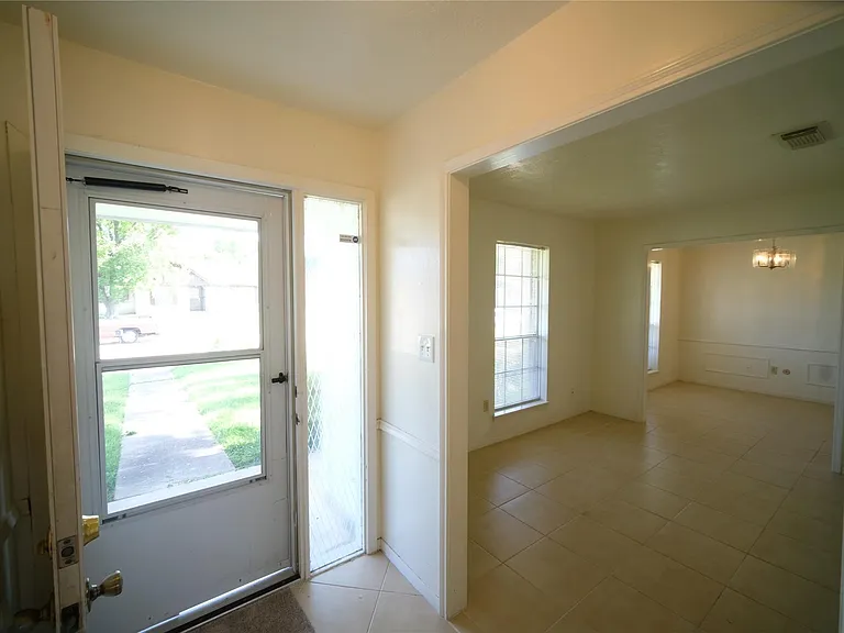 12526 Lima Dr — Photo 5