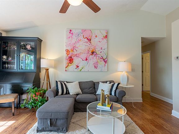 5th image of 1228 Woodcrest Cir