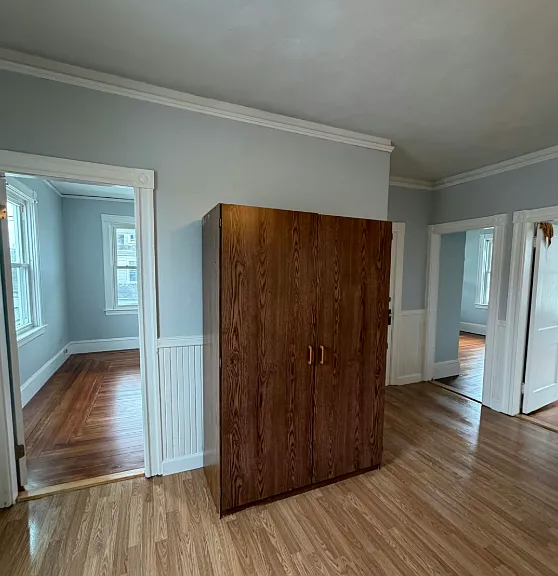 15 Roma St Bristol, RI Spacious 3 Bedroom, 1 Bathroom Unit Off Street Parking Included! — Photo 4