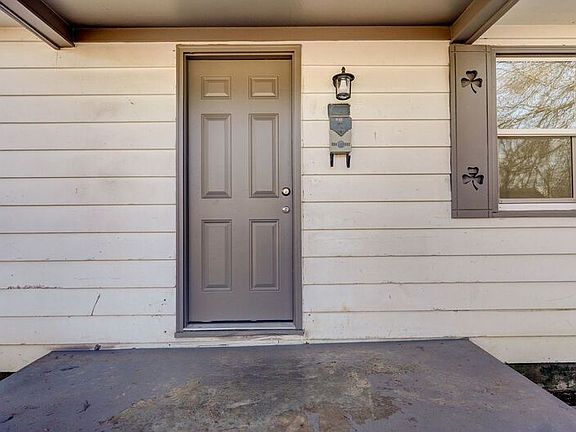 3rd image of 1816 W Olive St
