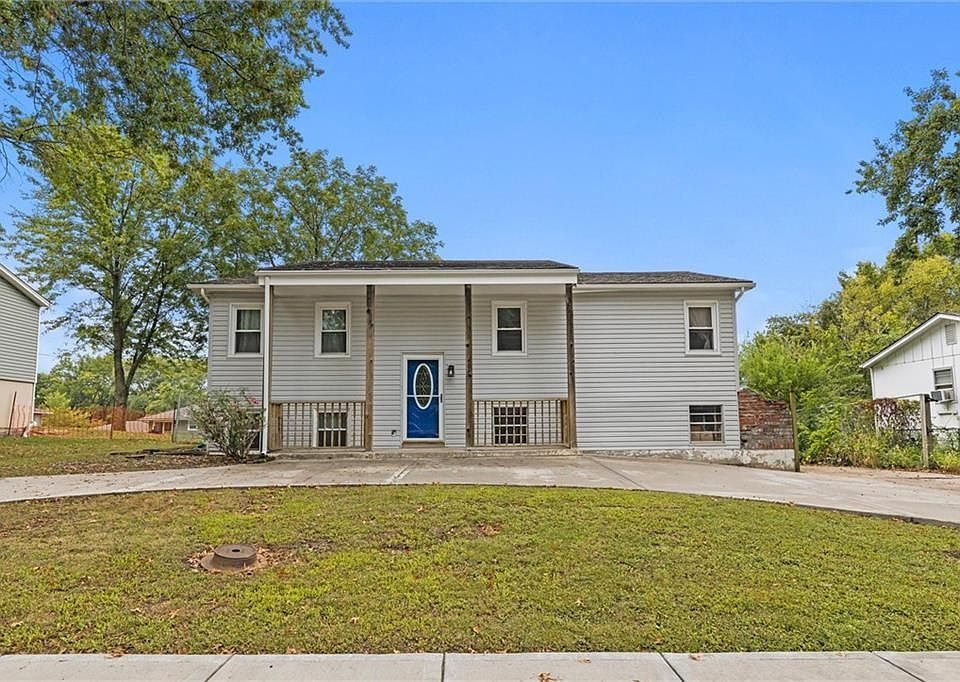 1st image of 408 NE Richardson Pl