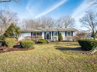 303 Seminole Ln, Carol Stream, IL 60188