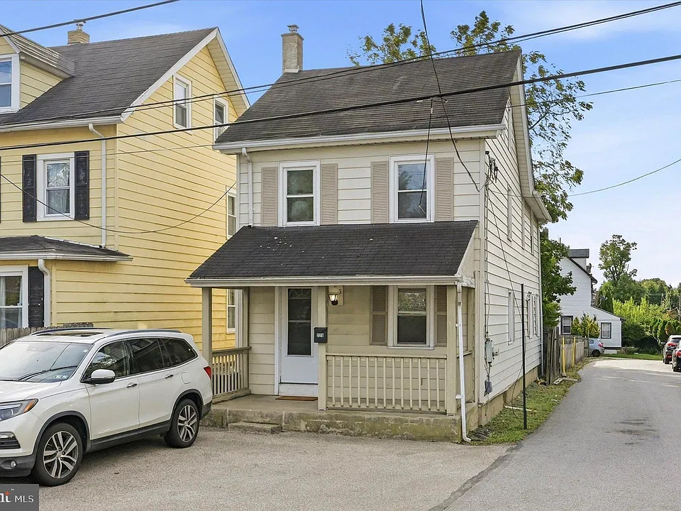 225 Brook St