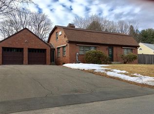 15 Central Park Dr, Holyoke, MA 01040
