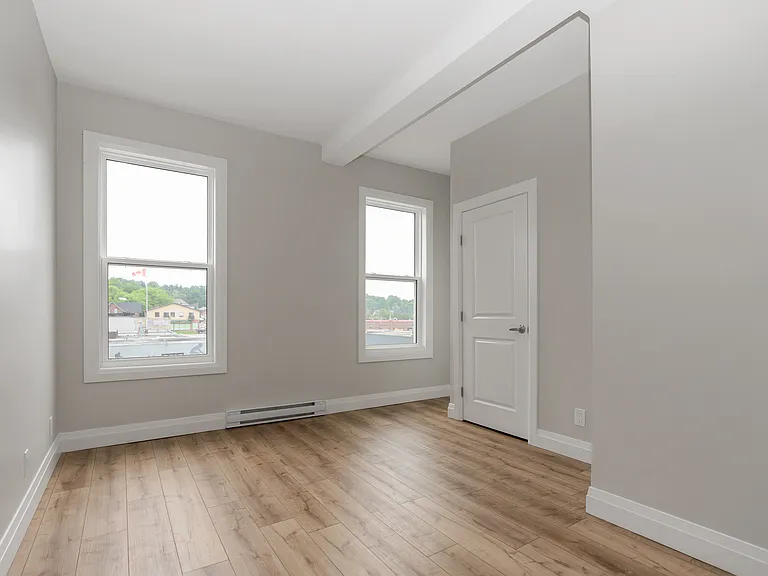 523 Bay St #14 — Photo 11
