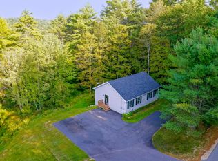 10 E Oxford Rd, South Paris, ME 04281