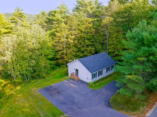 10 E East Oxford Road, Paris, ME 04281