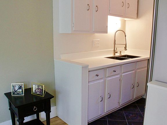 5th image of 3123 N Lake Dr #A