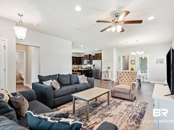 3rd image of 1203 Lavender Ln