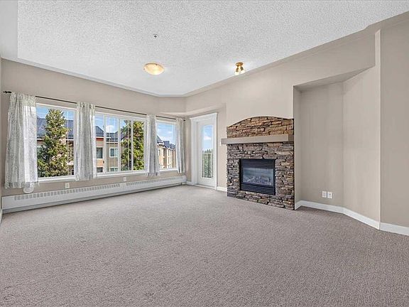 4th image of 10 N Discovery Ridge Close SW #537
