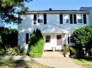 268 Sylvan Knoll Rd, Stamford, CT 06902